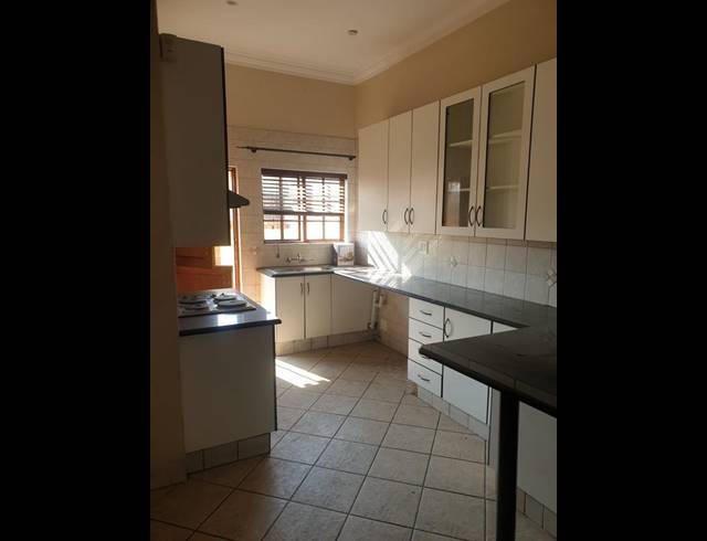 2 BEDROOM TOWNHOUSE FOR SALE IN COMET